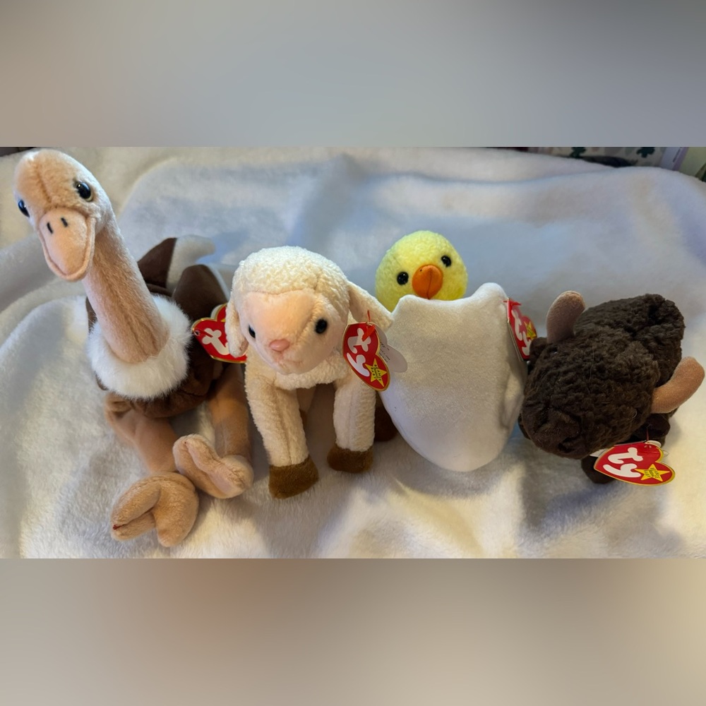 4 Beanie Babies from 1997-1998, original hang tags, 2 with hologram “bum” tags
